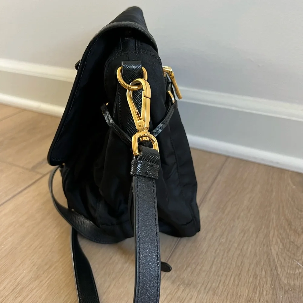 Prada Tessuto Messenger bag with Saffiano leather trim - Picture 5 of 10